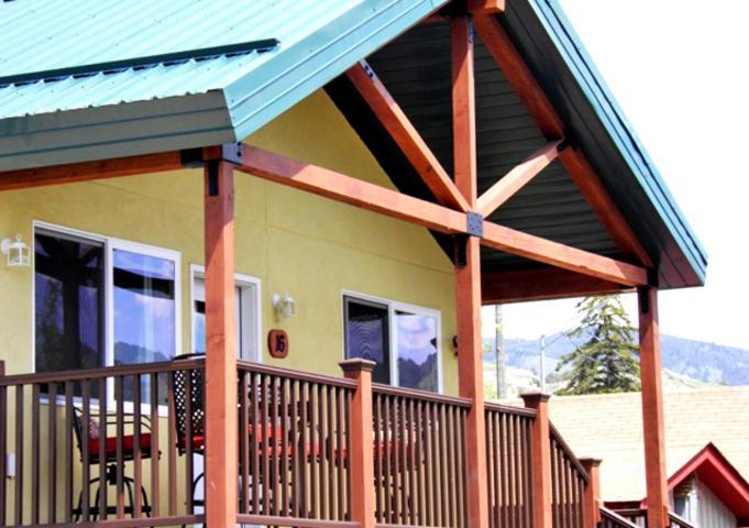 Yellowstone Riverside Cottages Gardiner Bagian luar foto