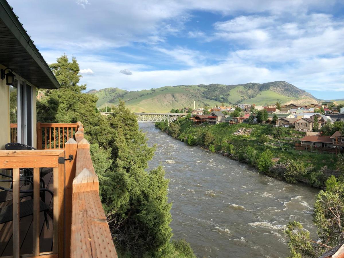 Yellowstone Riverside Cottages Gardiner Bagian luar foto