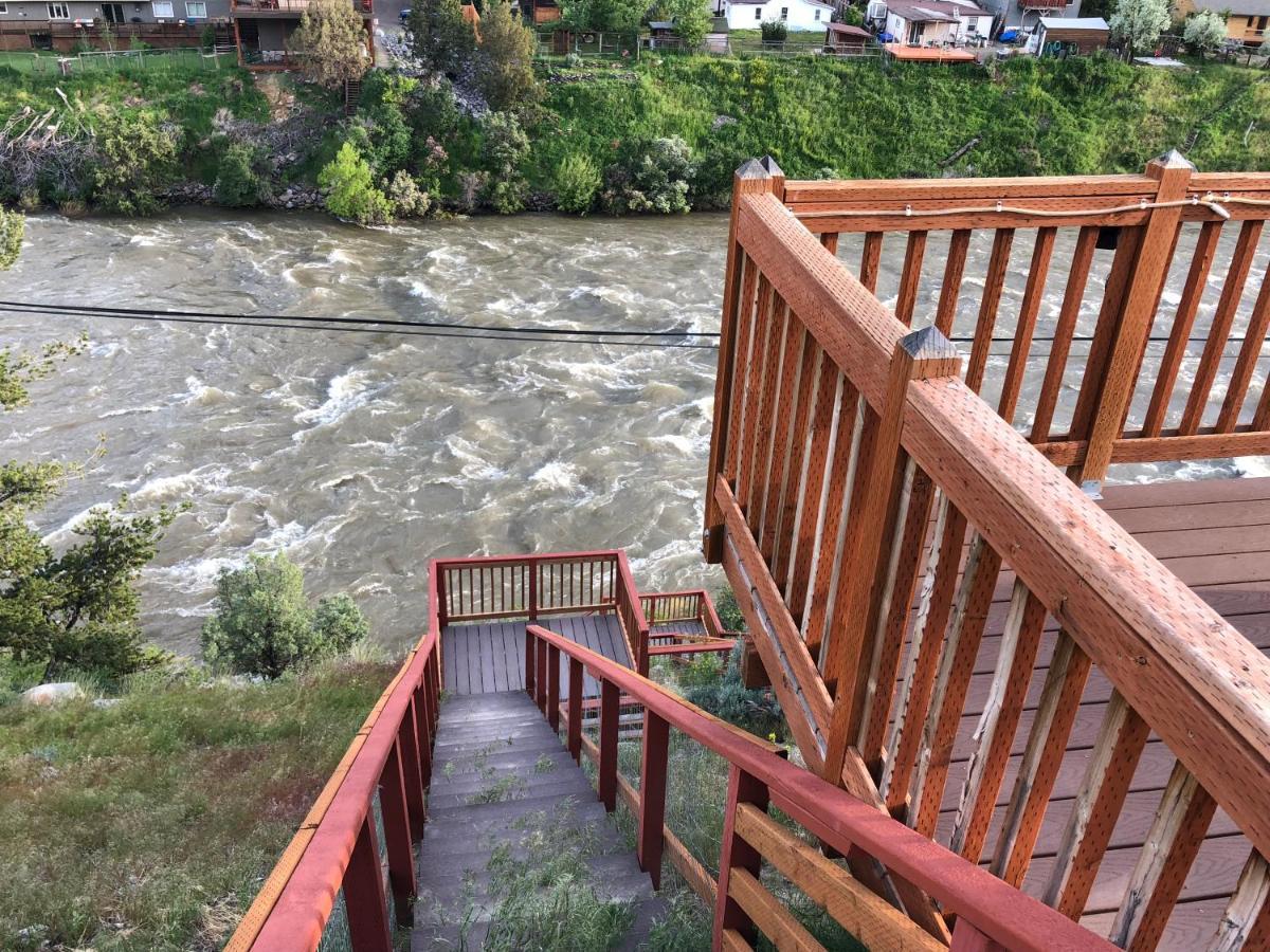 Yellowstone Riverside Cottages Gardiner Bagian luar foto